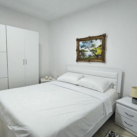 Guesthouse Albi Berat Exterior foto
